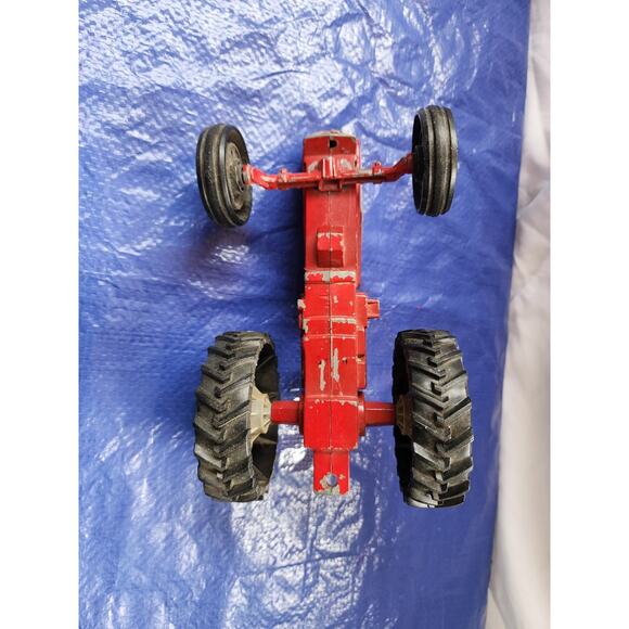 Vintage ERTL International Toy Tractor "Made in USA" Harvester Diecast 8" 1/16 - Picture 5 of 5